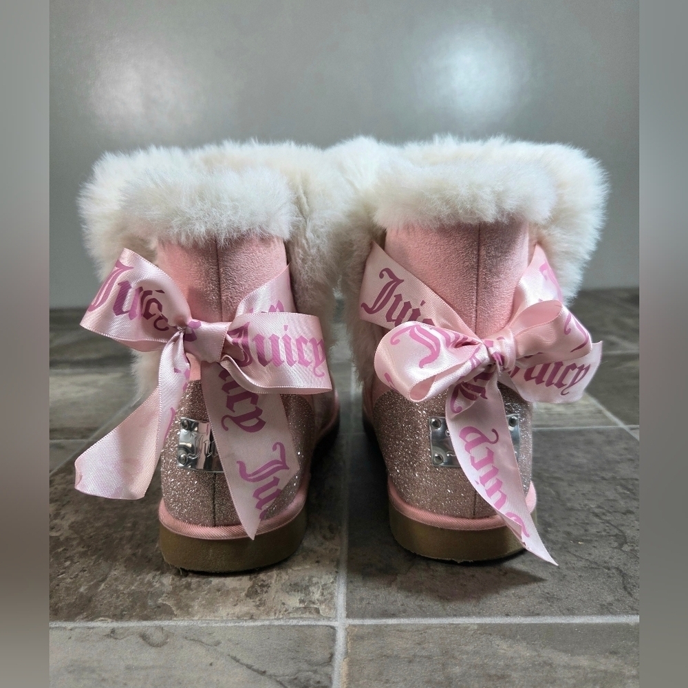JUICY COUTURE COZY FAUX FUR COZY RHINESTONE BOOTS. - Picture 5 of 8